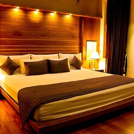 White Palace Hotel Gampaha Exterior photo