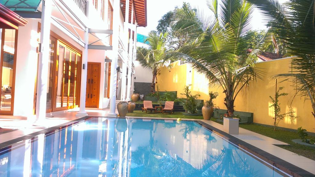 White Palace Hotel Gampaha Exterior photo