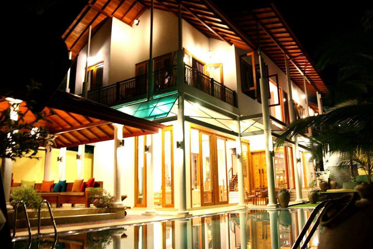 White Palace Hotel Gampaha Exterior photo