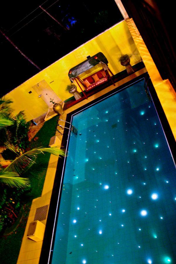 White Palace Hotel Gampaha Exterior photo